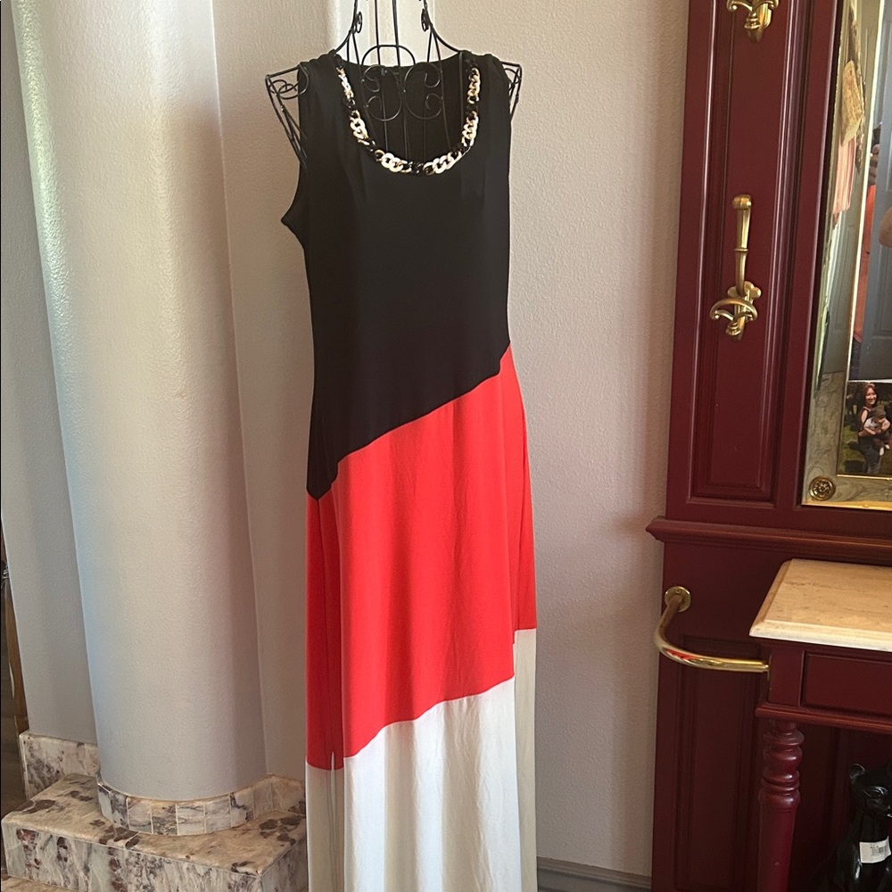 Elegant Asymmetrical Black and Red Maxi Dress - Picture 1 of 13